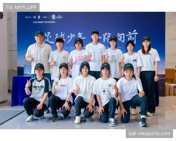 年轻天才闪耀绿茵场,足球新星引领赛场风格全面升级 年轻天才闪耀绿茵场,足球新星引领赛场风格全面升级