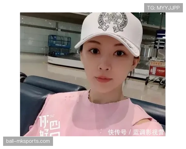 潘晓婷出门拎的那个包，我一个月工资都去跟它合影了